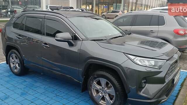Сірий Тойота РАВ 4, об'ємом двигуна 2.49 л та пробігом 36 тис. км за 35400 $, фото 1 на Automoto.ua