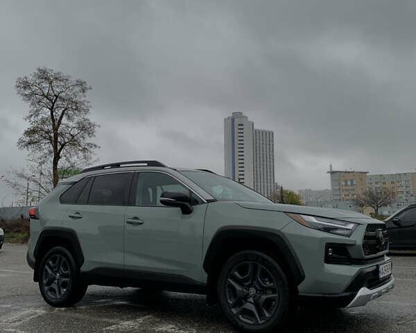 Сірий Тойота РАВ 4, об'ємом двигуна 2.49 л та пробігом 17 тис. км за 43700 $, фото 1 на Automoto.ua
