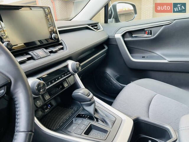 Сірий Тойота РАВ 4, об'ємом двигуна 1.99 л та пробігом 8 тис. км за 31600 $, фото 26 на Automoto.ua