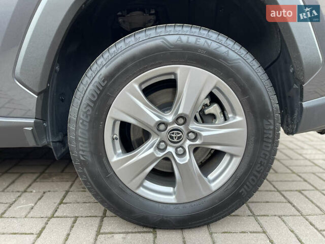Сірий Тойота РАВ 4, об'ємом двигуна 1.99 л та пробігом 8 тис. км за 31600 $, фото 21 на Automoto.ua