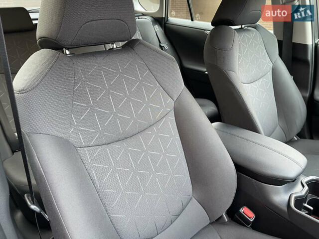 Сірий Тойота РАВ 4, об'ємом двигуна 1.99 л та пробігом 8 тис. км за 31600 $, фото 34 на Automoto.ua