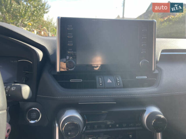 Сірий Тойота РАВ 4, об'ємом двигуна 1.99 л та пробігом 17 тис. км за 34300 $, фото 2 на Automoto.ua