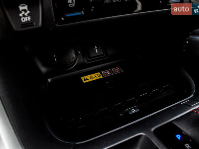 Сірий Тойота РАВ 4, об'ємом двигуна 2.49 л та пробігом 83 тис. км за 46000 $, фото 68 на Automoto.ua