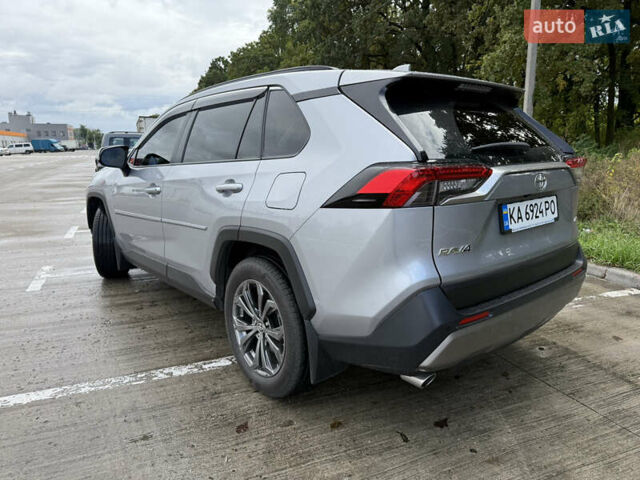 Тойота РАВ 4 2022 у Києві на Automoto.ua Сірий Тойота РАВ 4, об'ємом двигуна 1.99 л та пробігом 9 тис. км за 37900 $, фото 3 на Automoto.ua