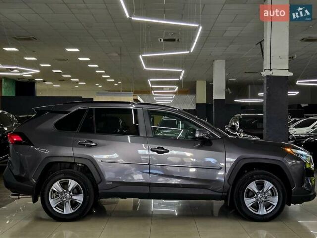 Серый Тойота РАВ 4, объемом двигателя 2.49 л и пробегом 56 тыс. км за 33999 $, фото 3 на Automoto.ua