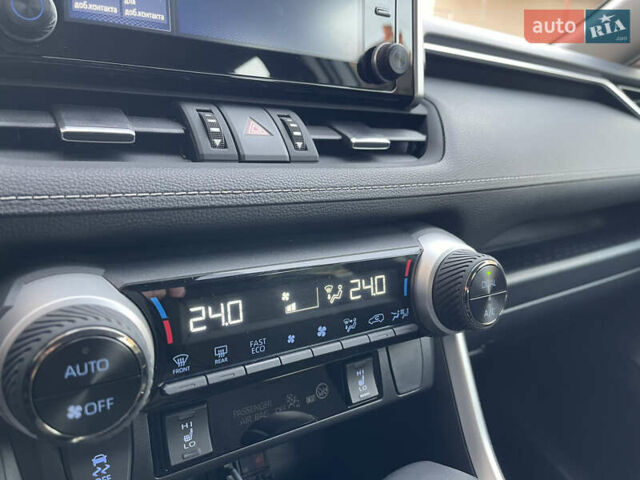 Сірий Тойота РАВ 4, об'ємом двигуна 1.99 л та пробігом 8 тис. км за 31600 $, фото 51 на Automoto.ua