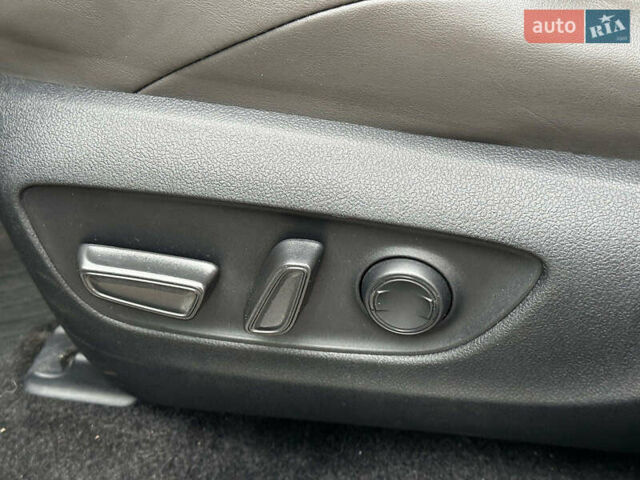 Серый Тойота РАВ 4, объемом двигателя 2.5 л и пробегом 19 тыс. км за 45490 $, фото 40 на Automoto.ua