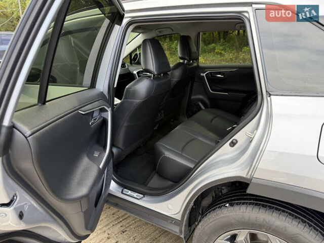 Тойота РАВ 4 2022 у Києві на Automoto.ua Сірий Тойота РАВ 4, об'ємом двигуна 1.99 л та пробігом 9 тис. км за 37900 $, фото 21 на Automoto.ua