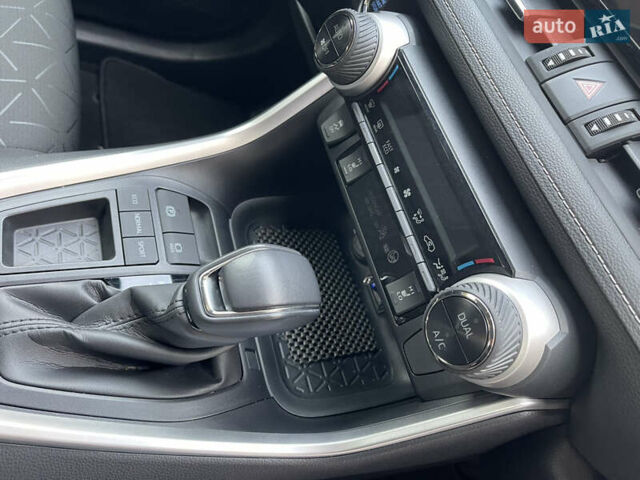 Сірий Тойота РАВ 4, об'ємом двигуна 1.99 л та пробігом 8 тис. км за 31600 $, фото 39 на Automoto.ua