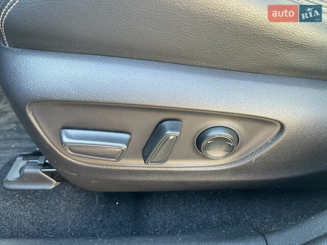 Сірий Тойота РАВ 4, об'ємом двигуна 1.99 л та пробігом 17 тис. км за 34300 $, фото 5 на Automoto.ua