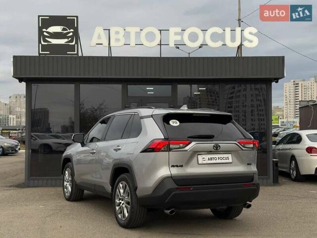 Серый Тойота РАВ 4, объемом двигателя 2.49 л и пробегом 53 тыс. км за 35990 $, фото 4 на Automoto.ua