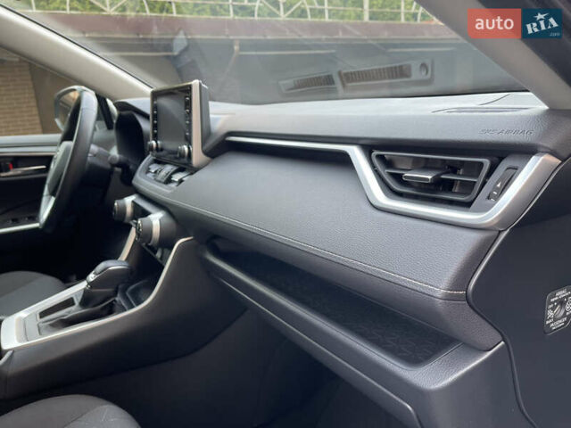 Сірий Тойота РАВ 4, об'ємом двигуна 1.99 л та пробігом 8 тис. км за 31600 $, фото 35 на Automoto.ua