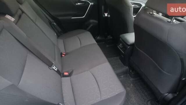 Сірий Тойота РАВ 4, об'ємом двигуна 2.49 л та пробігом 36 тис. км за 35400 $, фото 14 на Automoto.ua