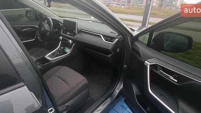 Сірий Тойота РАВ 4, об'ємом двигуна 2.49 л та пробігом 36 тис. км за 35400 $, фото 11 на Automoto.ua
