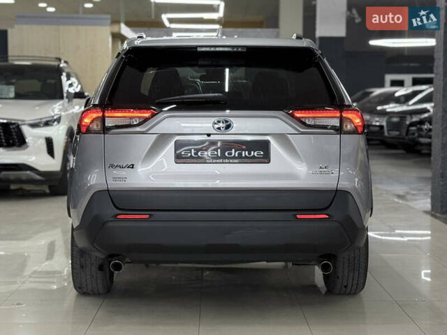Сірий Тойота РАВ 4, об'ємом двигуна 2.49 л та пробігом 56 тис. км за 31499 $, фото 3 на Automoto.ua