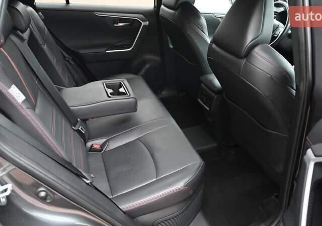 Сірий Тойота РАВ 4, об'ємом двигуна 2.49 л та пробігом 125 тис. км за 43407 $, фото 6 на Automoto.ua