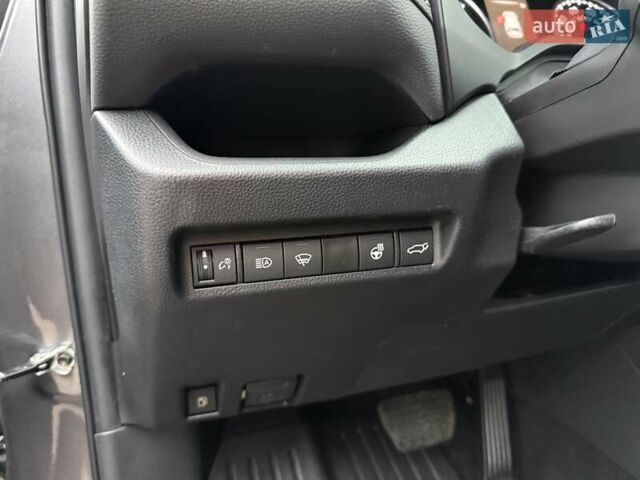 Сірий Тойота РАВ 4, об'ємом двигуна 2.5 л та пробігом 51 тис. км за 34900 $, фото 11 на Automoto.ua