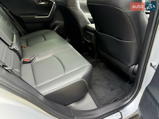 Тойота РАВ 4 2022 у Києві на Automoto.ua Сірий Тойота РАВ 4, об'ємом двигуна 1.99 л та пробігом 9 тис. км за 37900 $, фото 9 на Automoto.ua