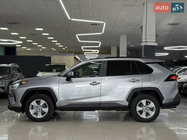Сірий Тойота РАВ 4, об'ємом двигуна 2.49 л та пробігом 56 тис. км за 31499 $, фото 1 на Automoto.ua