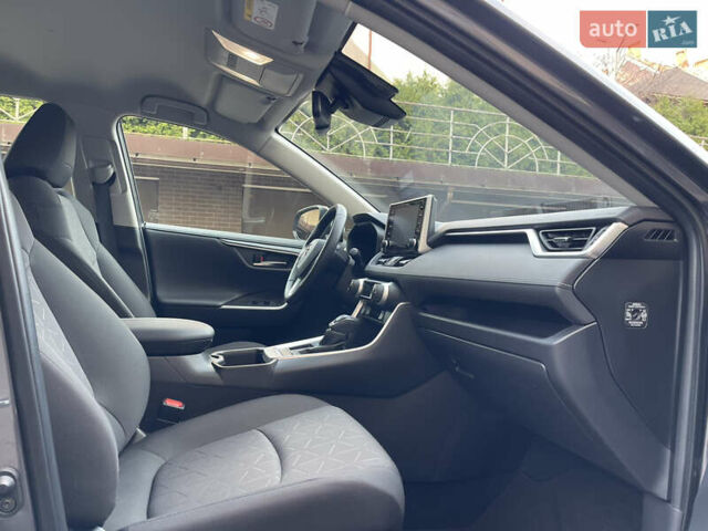 Сірий Тойота РАВ 4, об'ємом двигуна 1.99 л та пробігом 8 тис. км за 31600 $, фото 32 на Automoto.ua