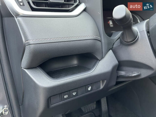 Сірий Тойота РАВ 4, об'ємом двигуна 1.99 л та пробігом 8 тис. км за 31600 $, фото 28 на Automoto.ua
