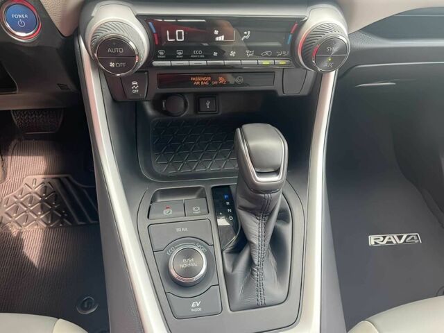 Серый Тойота РАВ 4, объемом двигателя 2.5 л и пробегом 28 тыс. км за 19900 $, фото 9 на Automoto.ua