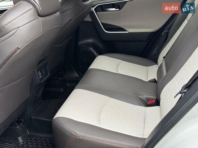 Серый Тойота РАВ 4, объемом двигателя 2.5 л и пробегом 19 тыс. км за 45490 $, фото 30 на Automoto.ua