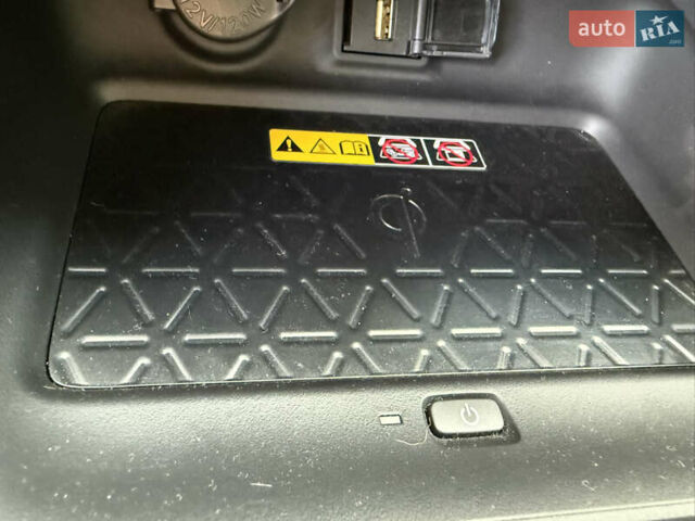Тойота РАВ 4 2022 у Києві на Automoto.ua Сірий Тойота РАВ 4, об'ємом двигуна 1.99 л та пробігом 9 тис. км за 37900 $, фото 30 на Automoto.ua