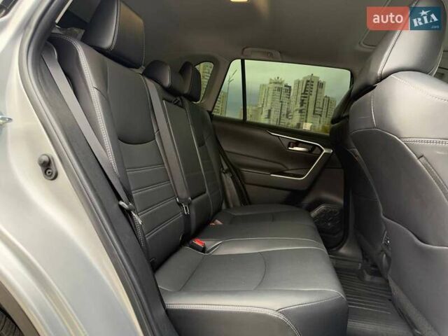 Серый Тойота РАВ 4, объемом двигателя 2.49 л и пробегом 53 тыс. км за 35990 $, фото 10 на Automoto.ua