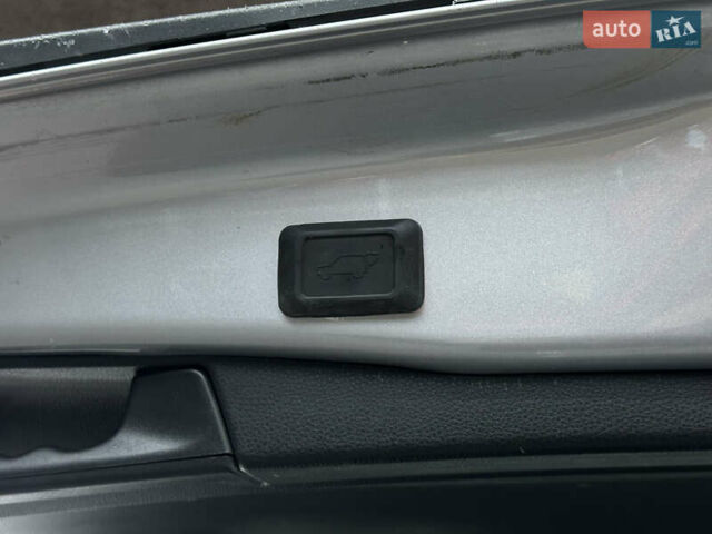 Серый Тойота РАВ 4, объемом двигателя 2.5 л и пробегом 81 тыс. км за 28500 $, фото 42 на Automoto.ua