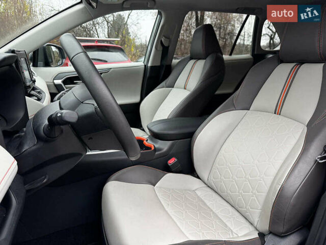 Серый Тойота РАВ 4, объемом двигателя 2.5 л и пробегом 19 тыс. км за 45490 $, фото 39 на Automoto.ua