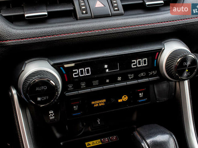 Сірий Тойота РАВ 4, об'ємом двигуна 2.49 л та пробігом 83 тис. км за 46000 $, фото 72 на Automoto.ua