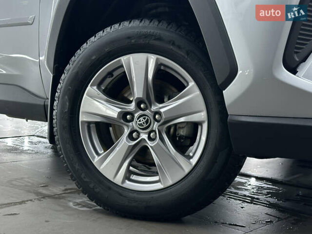 Серый Тойота РАВ 4, объемом двигателя 2.5 л и пробегом 81 тыс. км за 28500 $, фото 3 на Automoto.ua
