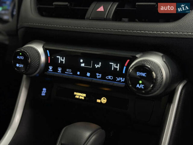 Сірий Тойота РАВ 4, об'ємом двигуна 2.49 л та пробігом 56 тис. км за 31499 $, фото 14 на Automoto.ua