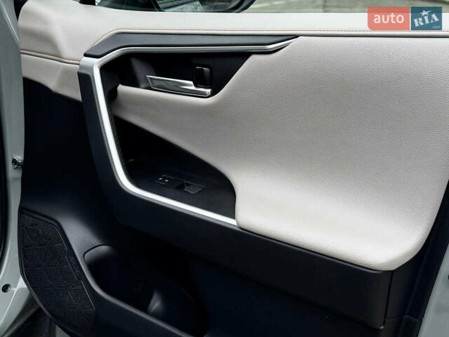 Серый Тойота РАВ 4, объемом двигателя 2.5 л и пробегом 19 тыс. км за 45490 $, фото 52 на Automoto.ua