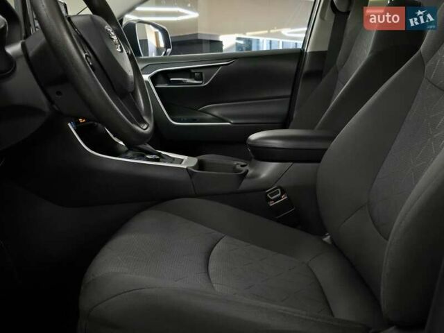 Серый Тойота РАВ 4, объемом двигателя 2.49 л и пробегом 56 тыс. км за 33999 $, фото 11 на Automoto.ua