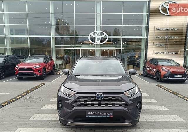 Сірий Тойота РАВ 4, об'ємом двигуна 2.49 л та пробігом 30 тис. км за 35731 $, фото 4 на Automoto.ua