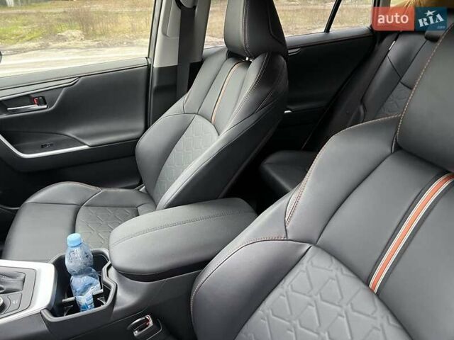 Сірий Тойота РАВ 4, об'ємом двигуна 2.49 л та пробігом 53 тис. км за 46400 $, фото 14 на Automoto.ua