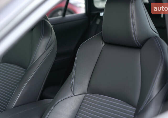 Сірий Тойота РАВ 4, об'ємом двигуна 2.49 л та пробігом 70 тис. км за 43153 $, фото 14 на Automoto.ua