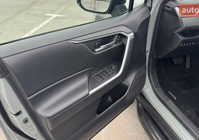 Сірий Тойота РАВ 4, об'ємом двигуна 2.49 л та пробігом 55 тис. км за 39000 $, фото 20 на Automoto.ua