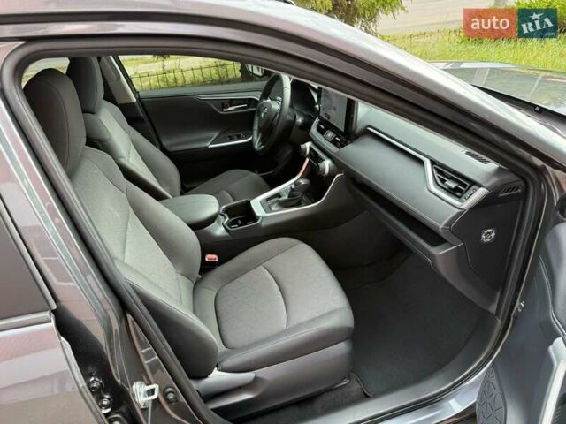 Серый Тойота РАВ 4, объемом двигателя 1.99 л и пробегом 18 тыс. км за 34950 $, фото 37 на Automoto.ua