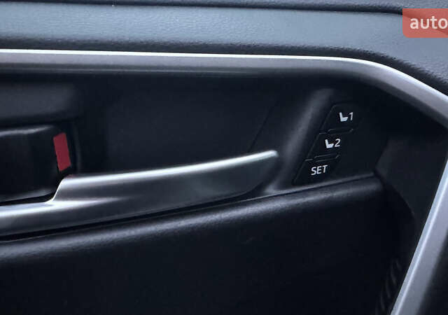 Сірий Тойота РАВ 4, об'ємом двигуна 2.49 л та пробігом 55 тис. км за 39000 $, фото 3 на Automoto.ua