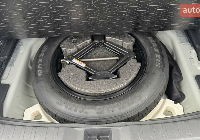 Сірий Тойота РАВ 4, об'ємом двигуна 2.49 л та пробігом 55 тис. км за 39000 $, фото 9 на Automoto.ua