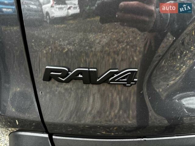 Серый Тойота РАВ 4, объемом двигателя 2.49 л и пробегом 17 тыс. км за 33900 $, фото 3 на Automoto.ua