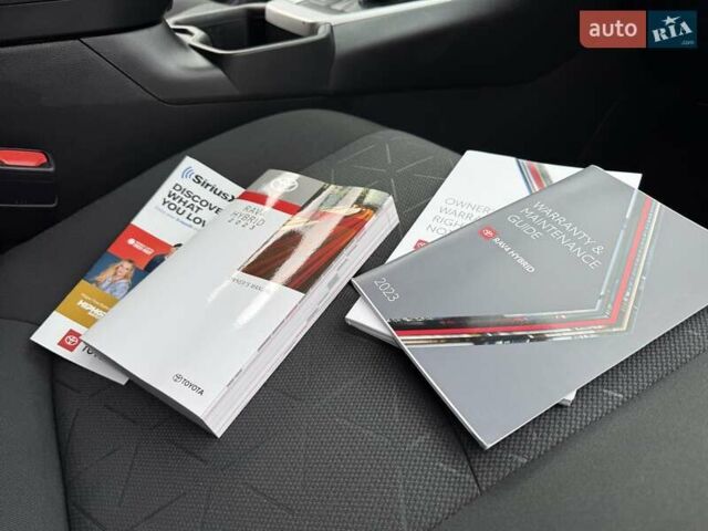 Серый Тойота РАВ 4, объемом двигателя 2.5 л и пробегом 50 тыс. км за 37800 $, фото 1 на Automoto.ua