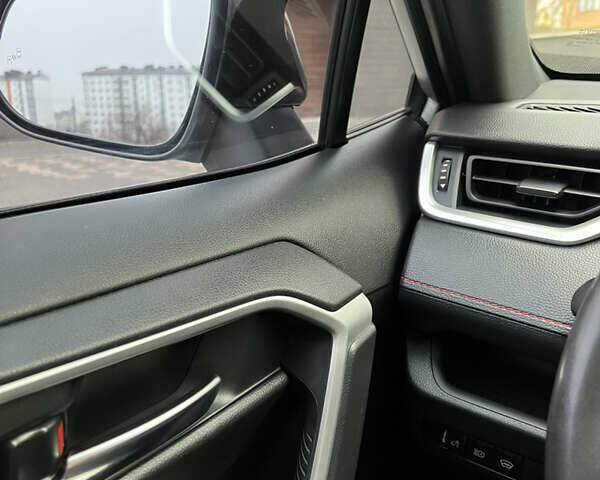 Сірий Тойота РАВ 4, об'ємом двигуна 2.49 л та пробігом 69 тис. км за 39300 $, фото 41 на Automoto.ua