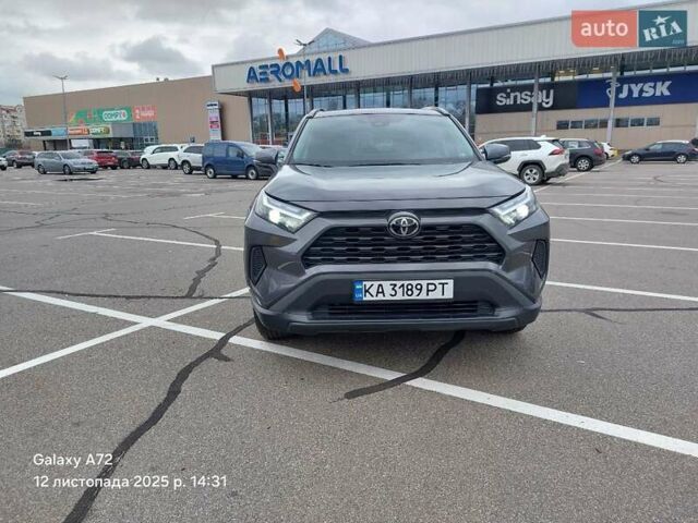 Серый Тойота РАВ 4, объемом двигателя 2.49 л и пробегом 28 тыс. км за 34400 $, фото 1 на Automoto.ua