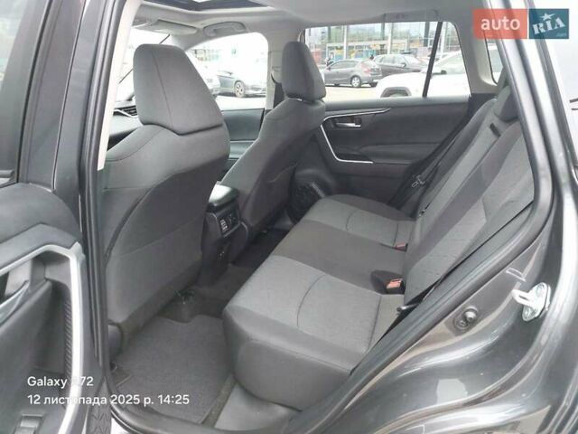 Серый Тойота РАВ 4, объемом двигателя 2.49 л и пробегом 28 тыс. км за 34400 $, фото 14 на Automoto.ua