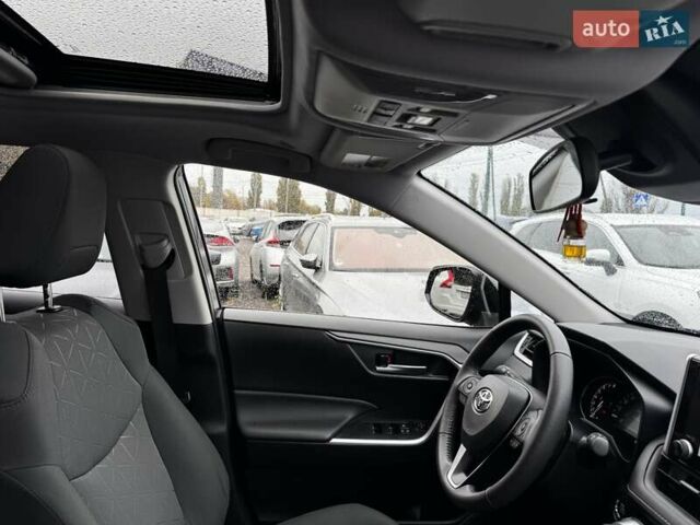 Серый Тойота РАВ 4, объемом двигателя 2.49 л и пробегом 17 тыс. км за 33900 $, фото 21 на Automoto.ua