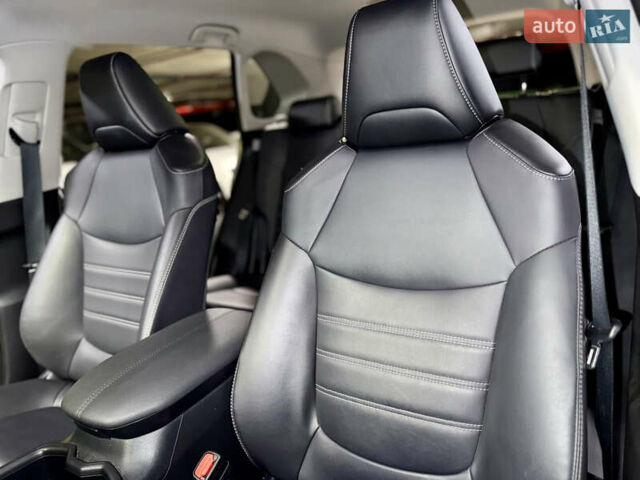 Сірий Тойота РАВ 4, об'ємом двигуна 2 л та пробігом 28 тис. км за 35900 $, фото 22 на Automoto.ua